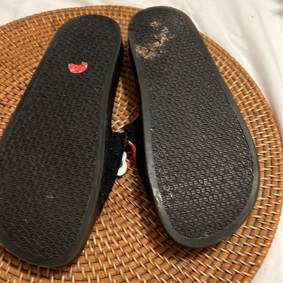 Zara slides - Picture 6 of 6